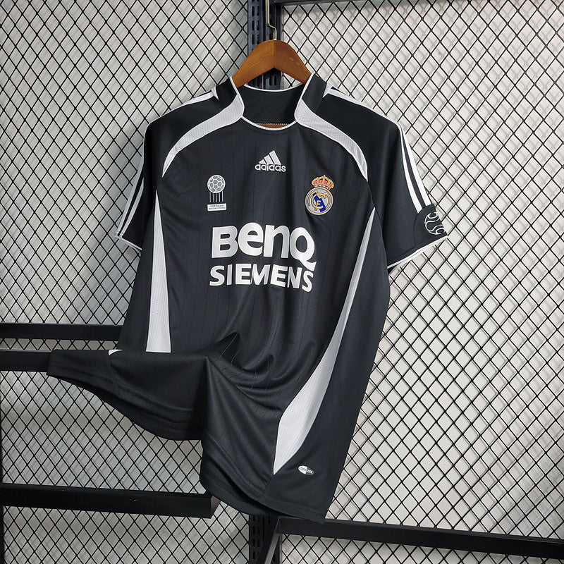 Retro real madrid due ospiti 06/07