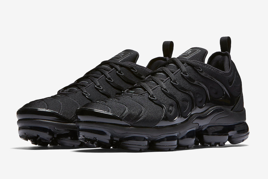 Nike air vapormax plus triple black