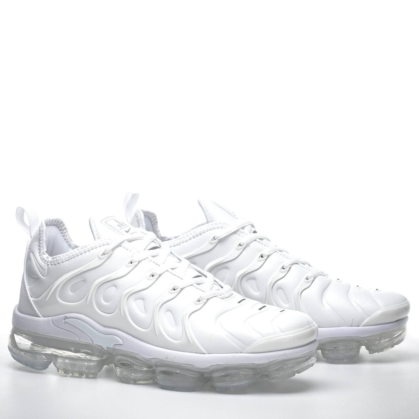 Nike air vapormax plus triple white