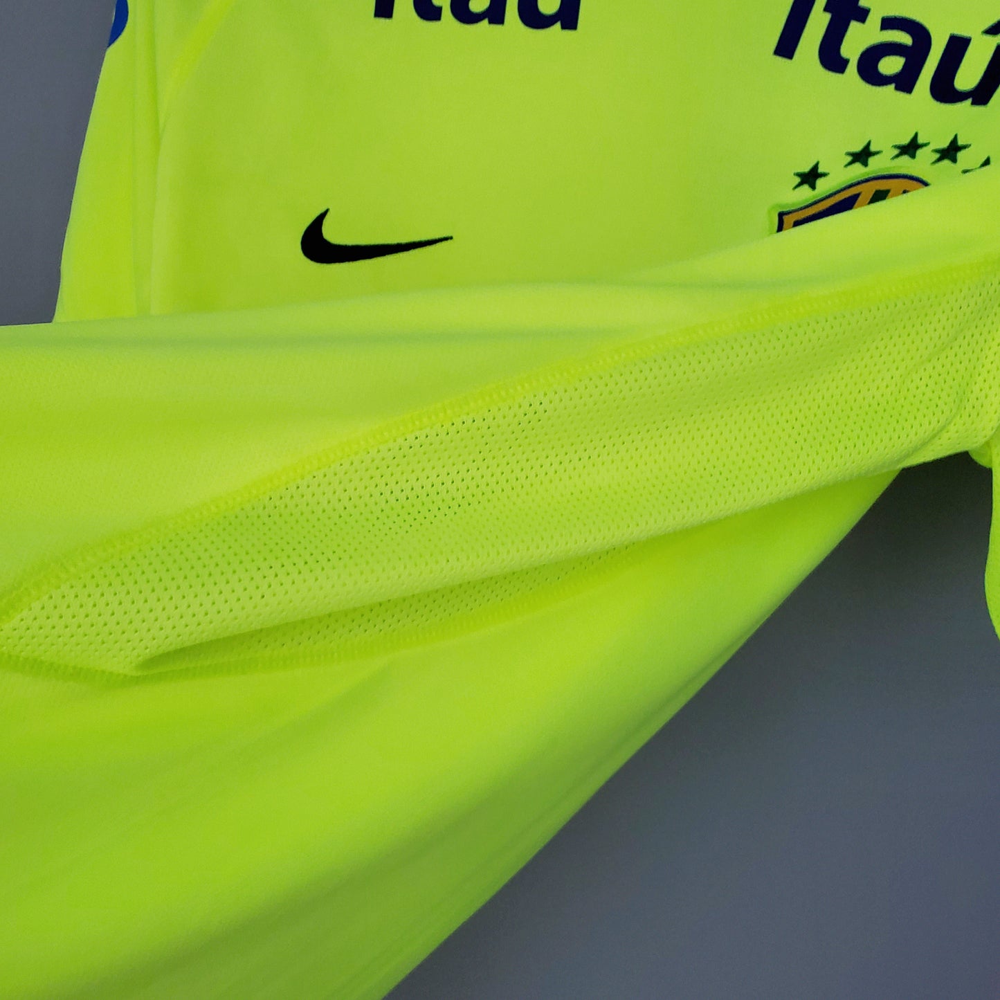 Brasil treino fluorescent green