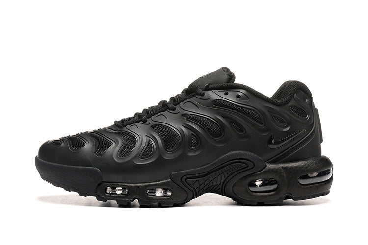 Nike air max plus drift triple black