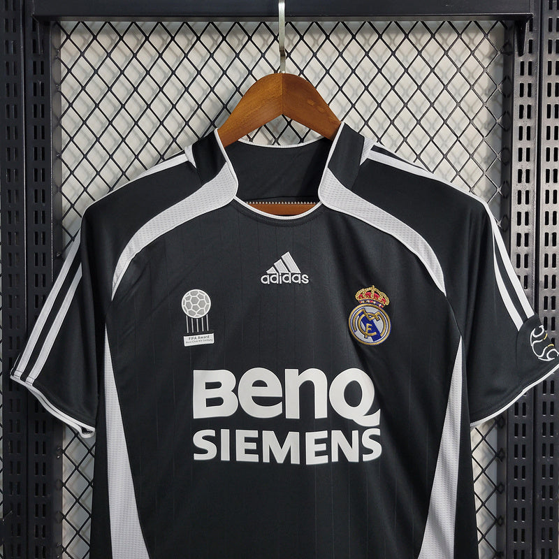 Retro real madrid due ospiti 06/07