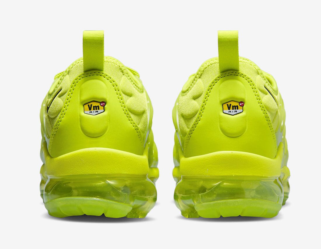 Nike air vapormax plus light green