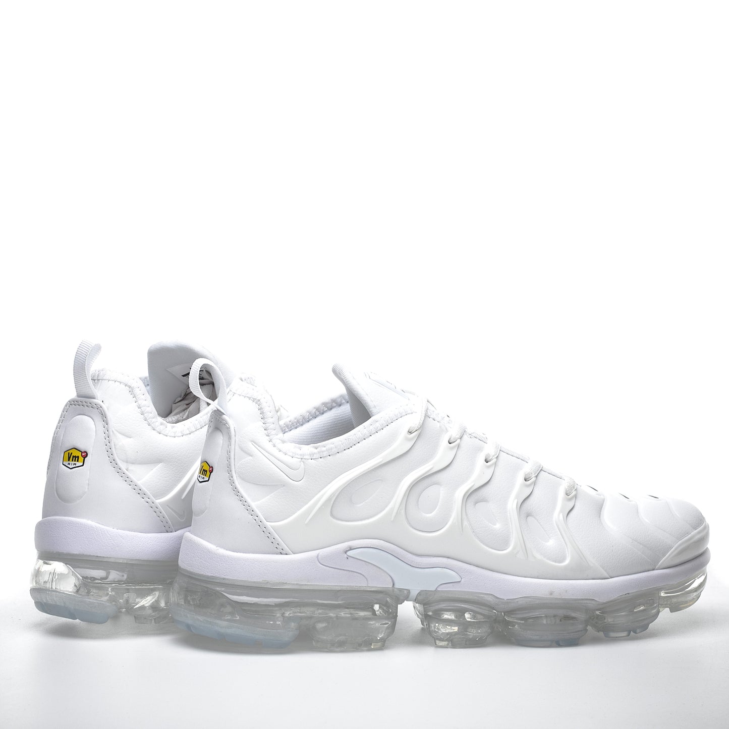 Nike air vapormax plus triple white